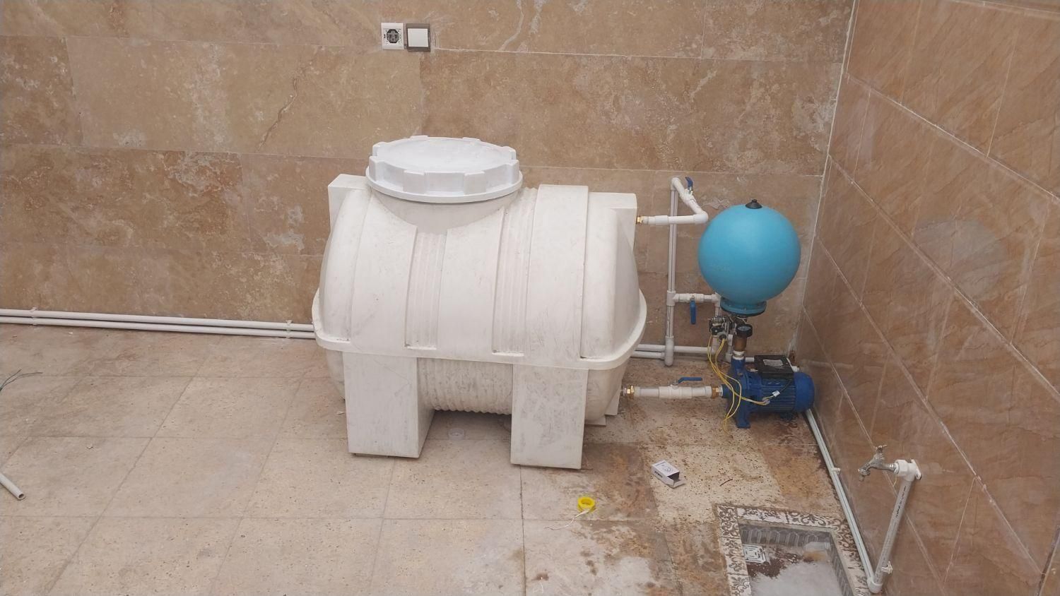 لوله کشی اب سرد گرم نصب پمپ منبع و خورده کاری|خدمات پیشه و مهارت|کرمان, |دیوار