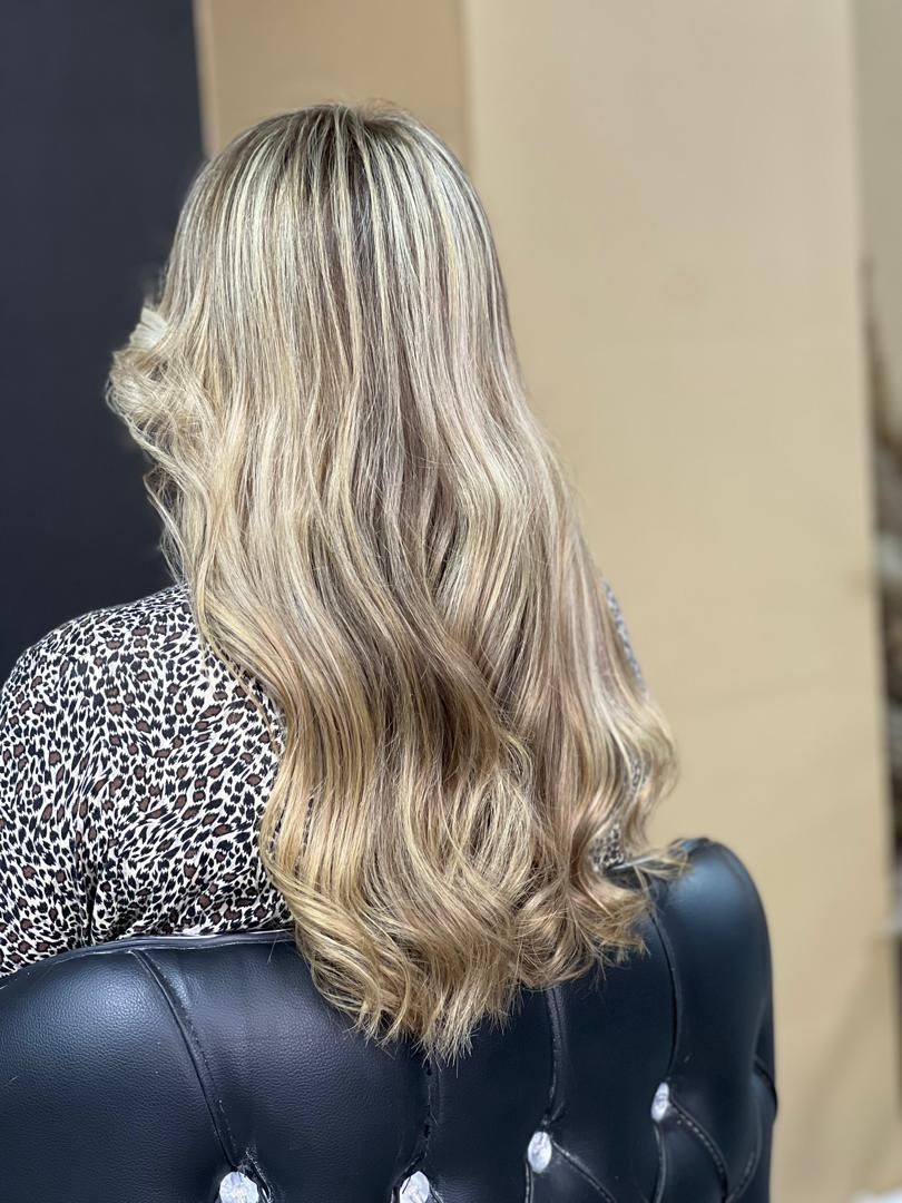 مدل برای رنگ موحرفه ایی وشیک برای آلبوم نیازمندم|خدمات آرایشگری و زیبایی|کرمانشاه, |دیوار