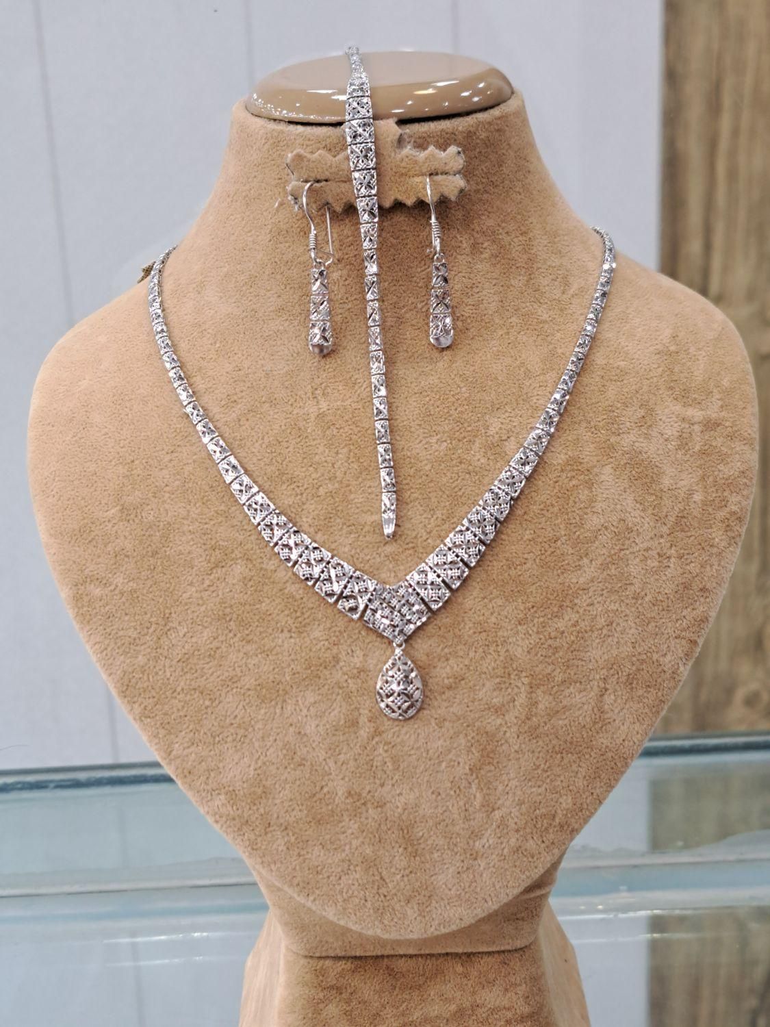 سرویس دیاموند سفید|جواهرات|قم, نیروگاه|دیوار