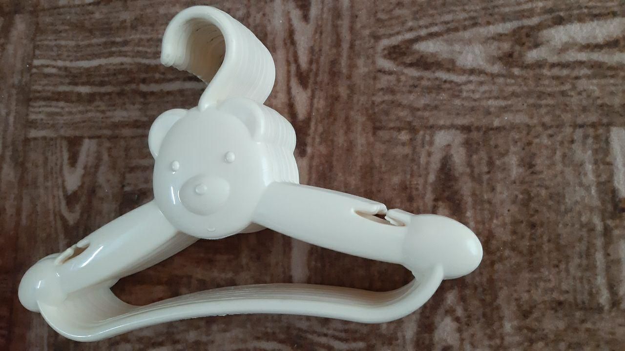 چوب لباسی نوزاد یا کودک|اسباب و اثاث بچه|گلبهار, شهر جدید گلبهار|دیوار