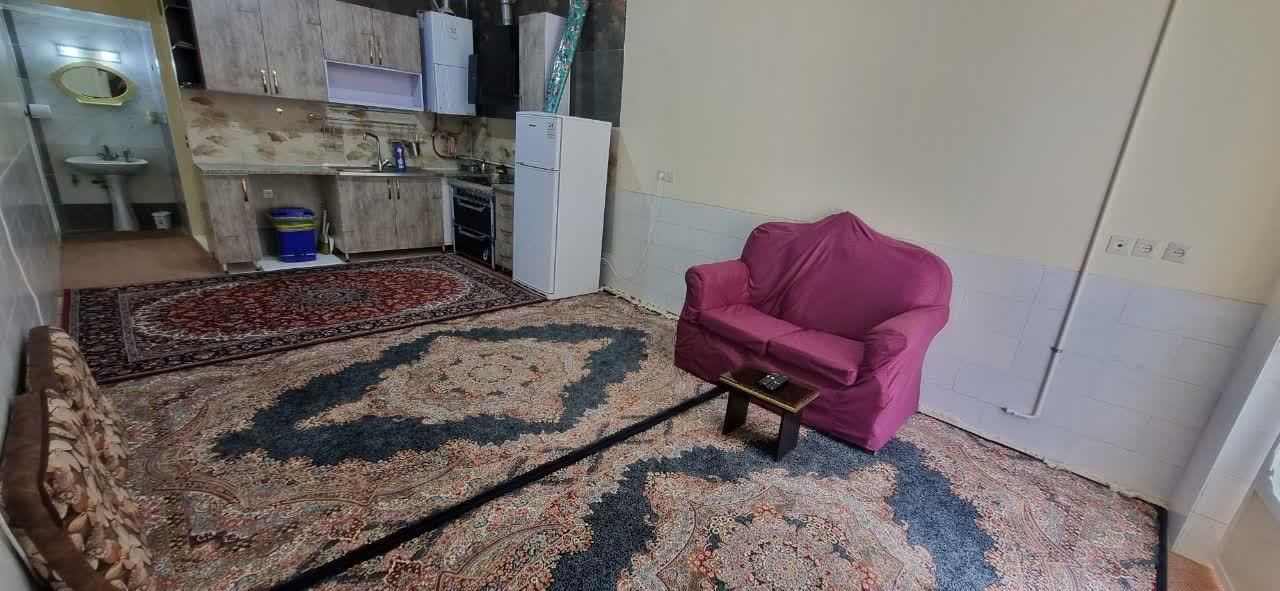 همکف حیاط دلباز|اجارهٔ کوتاه‌مدت ویلا و باغ|یزد, |دیوار