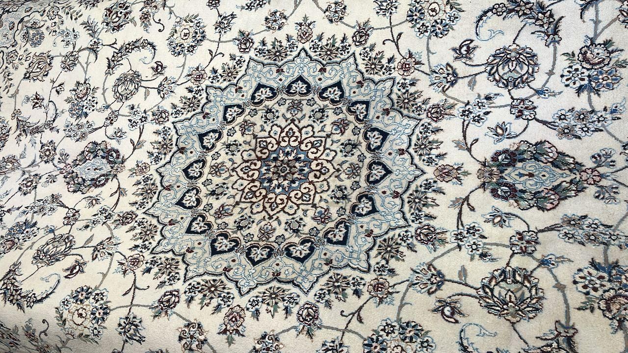 فرش دستباف کرک و ابریشم نایین|فرش|اصفهان, خواجو|دیوار