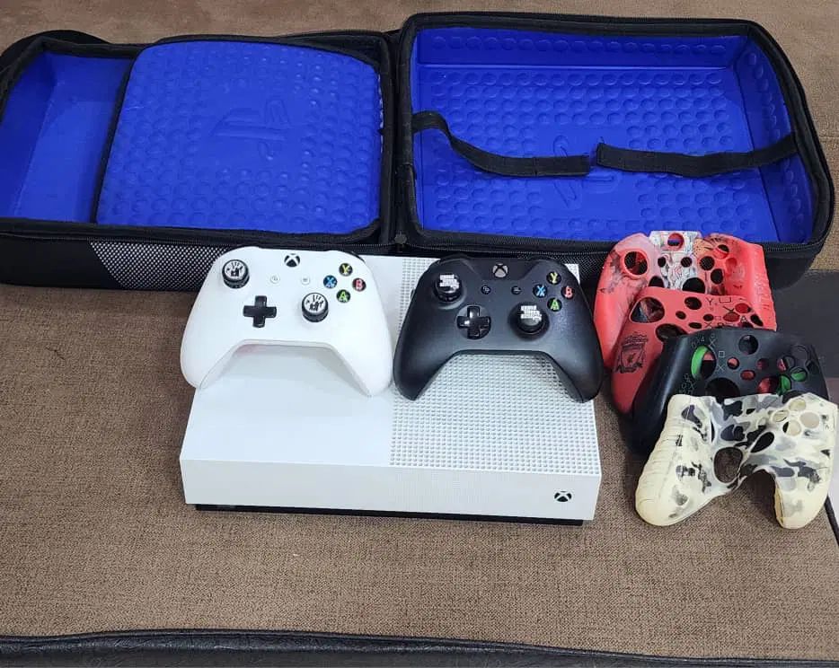 Xbox one s ۱ترابات|کنسول، بازی ویدئویی و آنلاین|تهران, نیروی هوایی (پیروزی)|دیوار