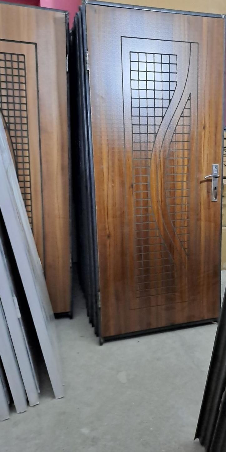 از درب پشت و جلو سی ان سی حما'م اتا'ق|مصالح و تجهیزات ساختمان|قشم, |دیوار