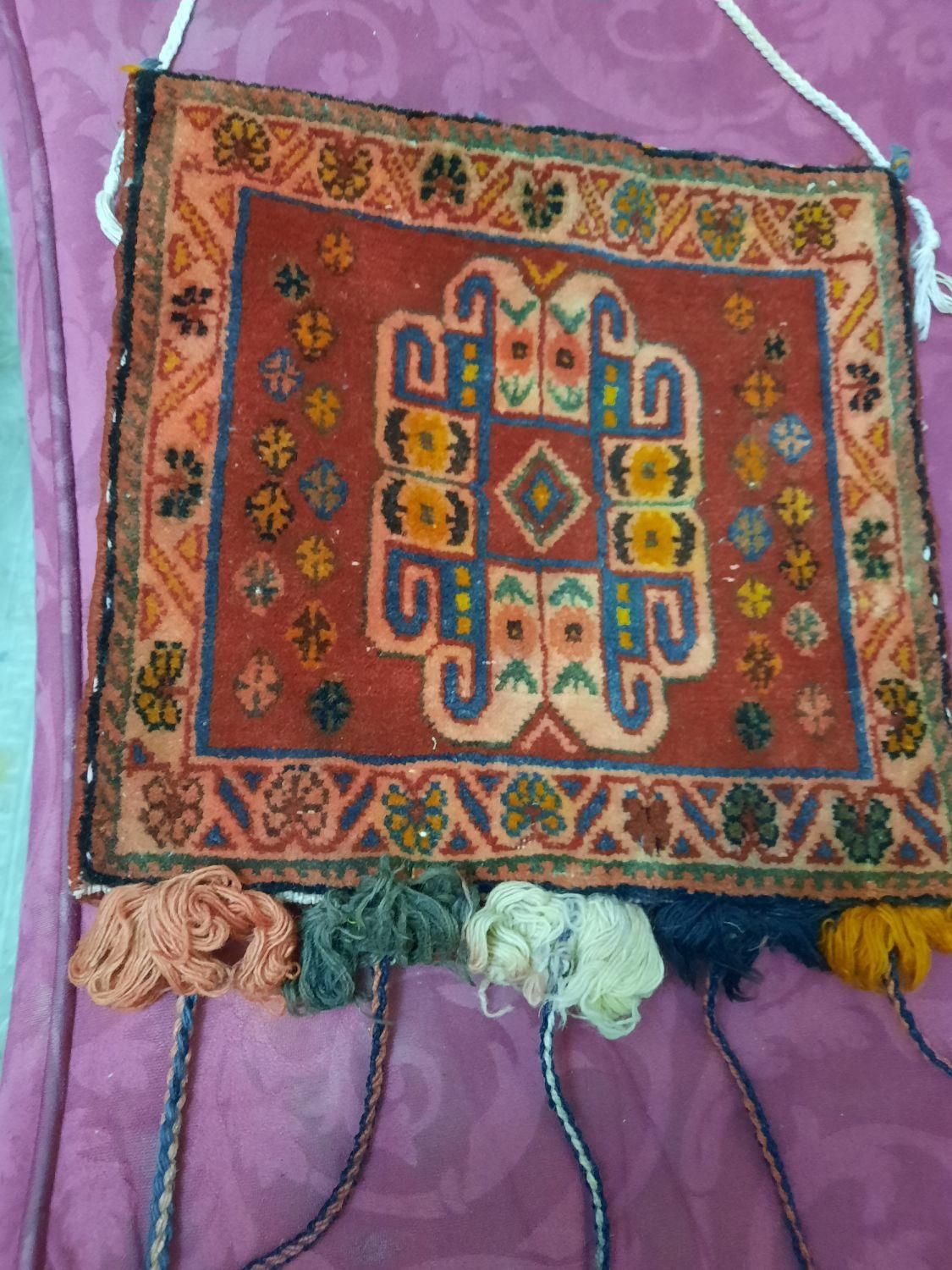 کیف دست باف طرح گبه روی دیوارهم میشه استفاده بشه|گلیم، جاجیم، گبه|تهران, ستارخان|دیوار