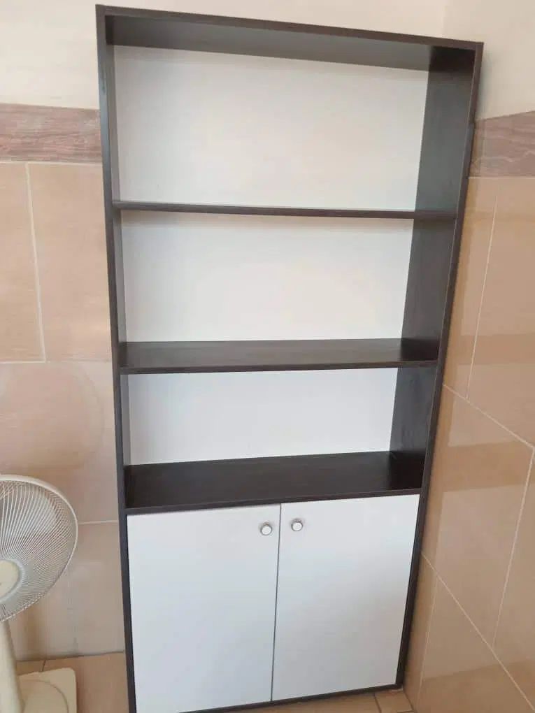 کتابخانه|کتابخانه، شلف، قفسه‌های دیواری|رشت, شهرک صبا|دیوار