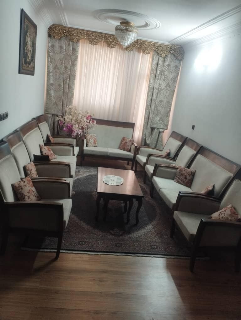 یک دست مبل نه نفره کاملا تمیز و بدون پارگی|مبلمان خانگی و میز عسلی|ری, |دیوار