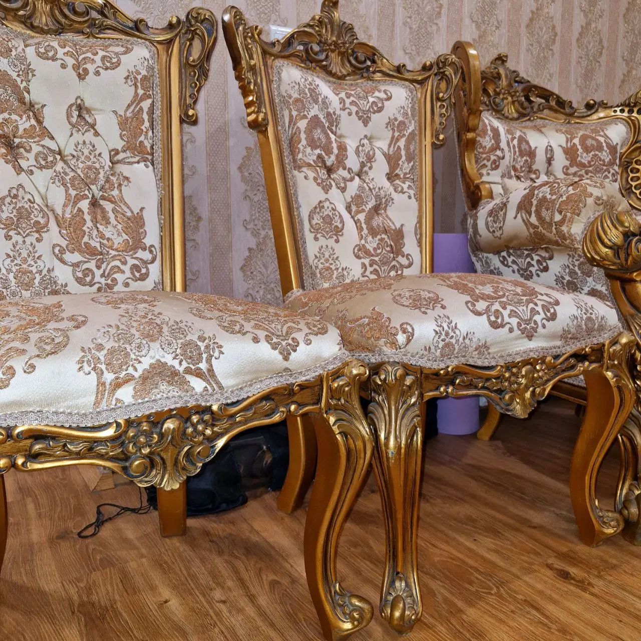 مبلمان ۷ نفره به همراه میز ناهار خوری دو رو منبت|مبلمان خانگی و میز عسلی|گرگان, |دیوار