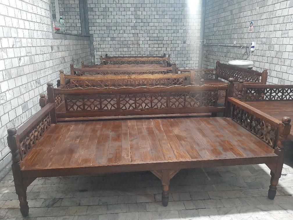 تولید انواع تخت های سنتی|مبلمان خانگی و میز عسلی|قزوین, |دیوار