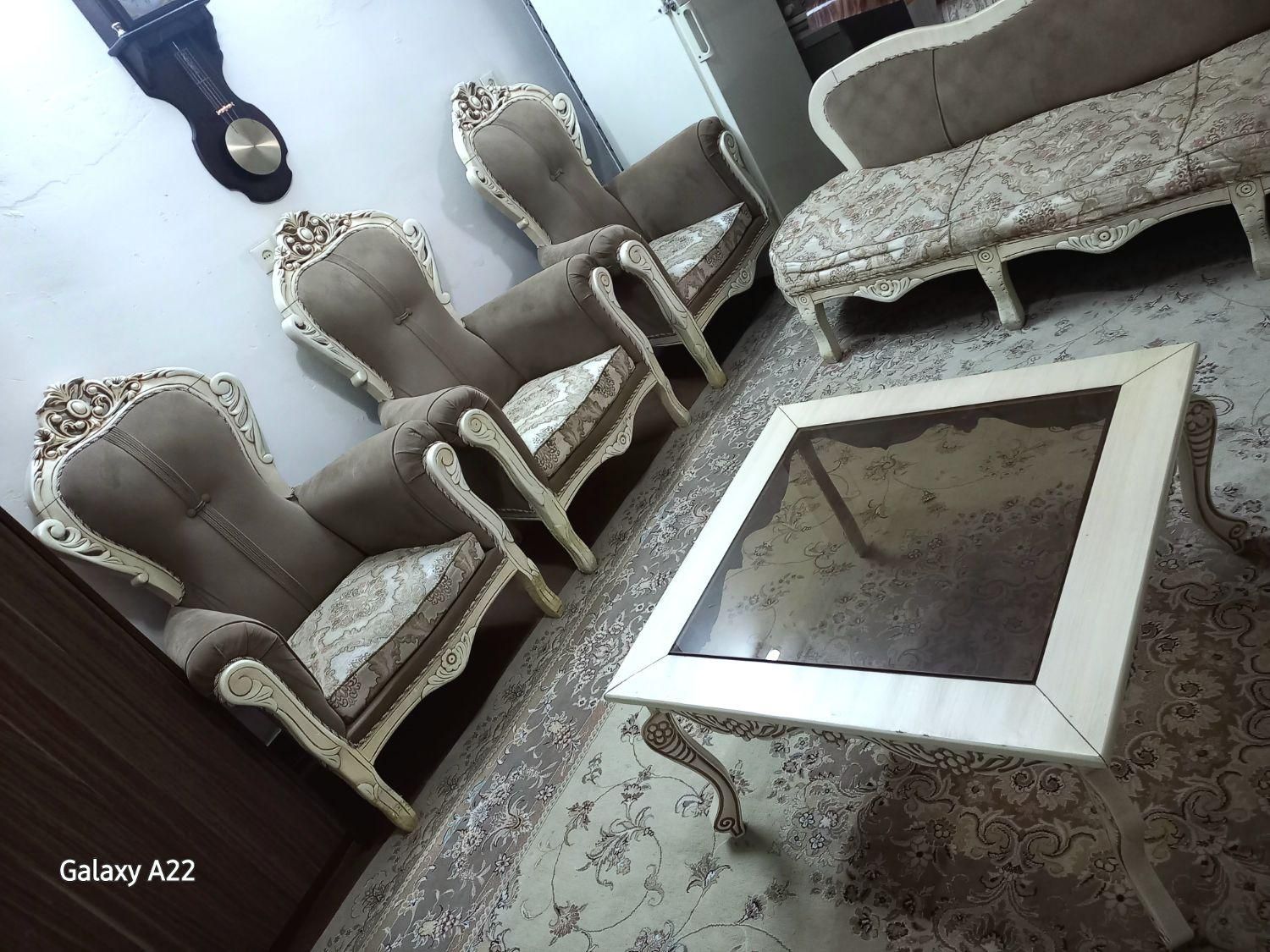 مبلمان ۹ نفره|مبلمان خانگی و میز عسلی|اصفهان, رکن الدوله شرقی|دیوار