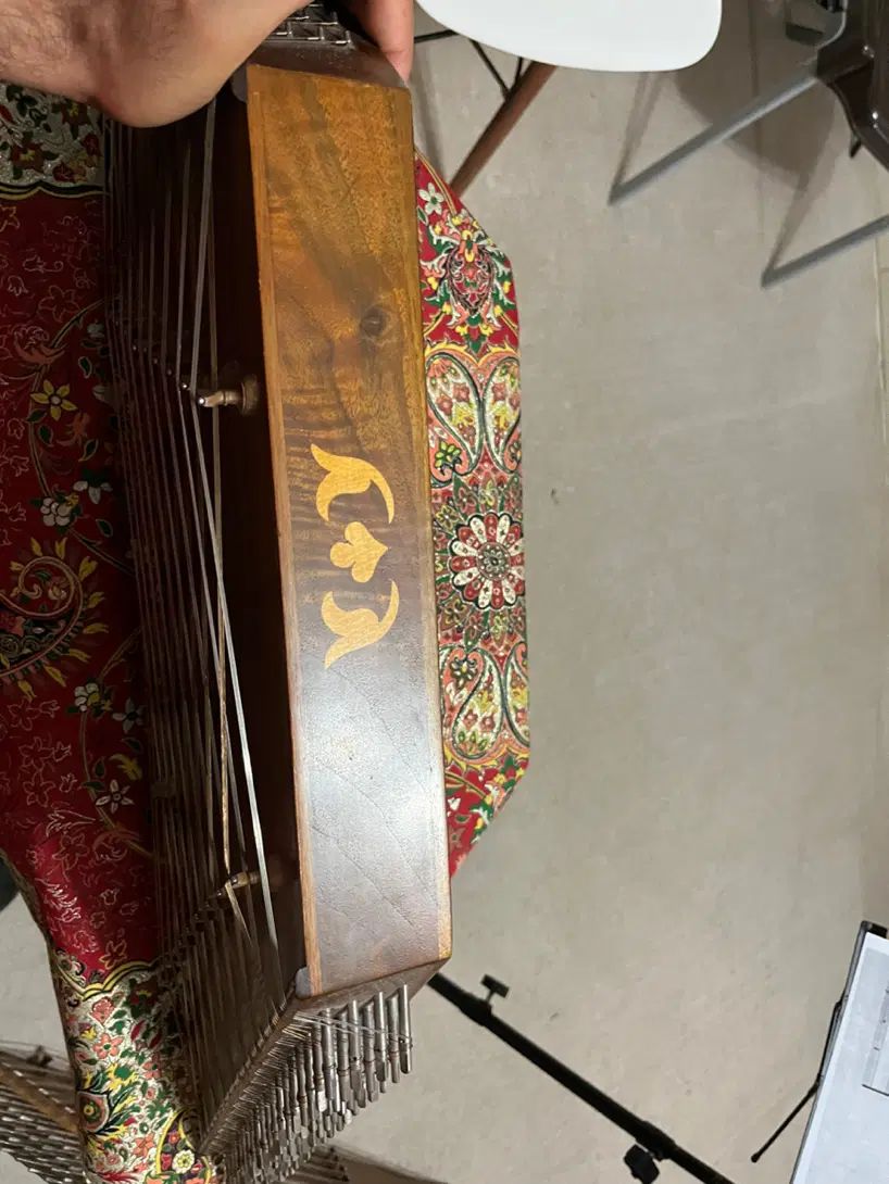 سنتور استاد کفاش زاده|سازهای سنتی|اصفهان, گورتان|دیوار