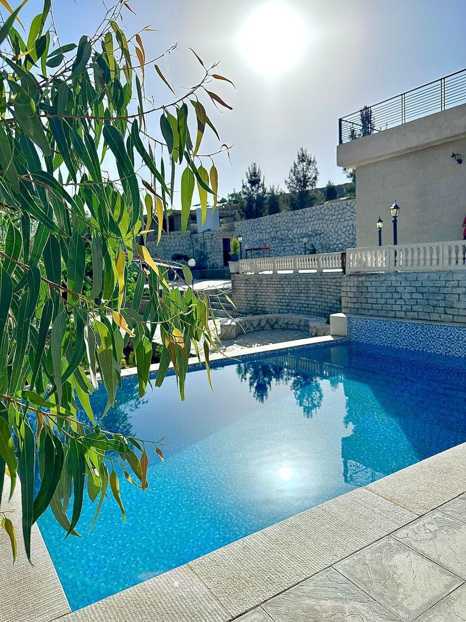 باغ و سالن تولد همراه با استخر واقع در گویم 606|اجارهٔ کوتاهمدت ویلا و باغ|شیراز, باغشهر قصر سبز|دیوار