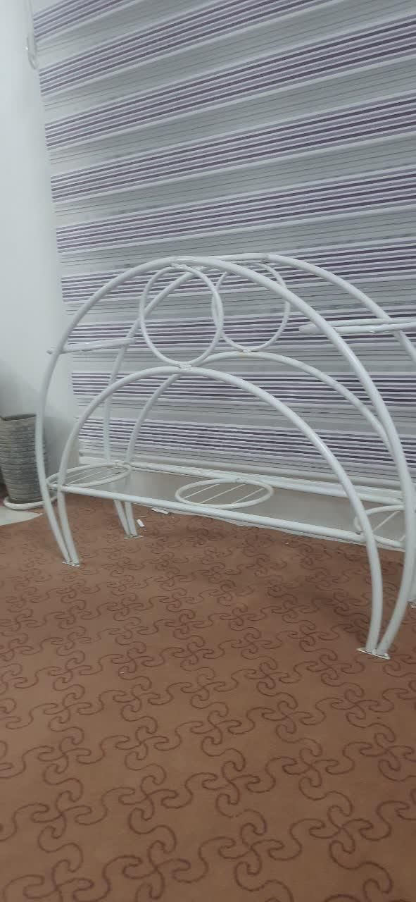 گلدان فرفورژه|گل و گیاه طبیعی|قم, آزادگان|دیوار