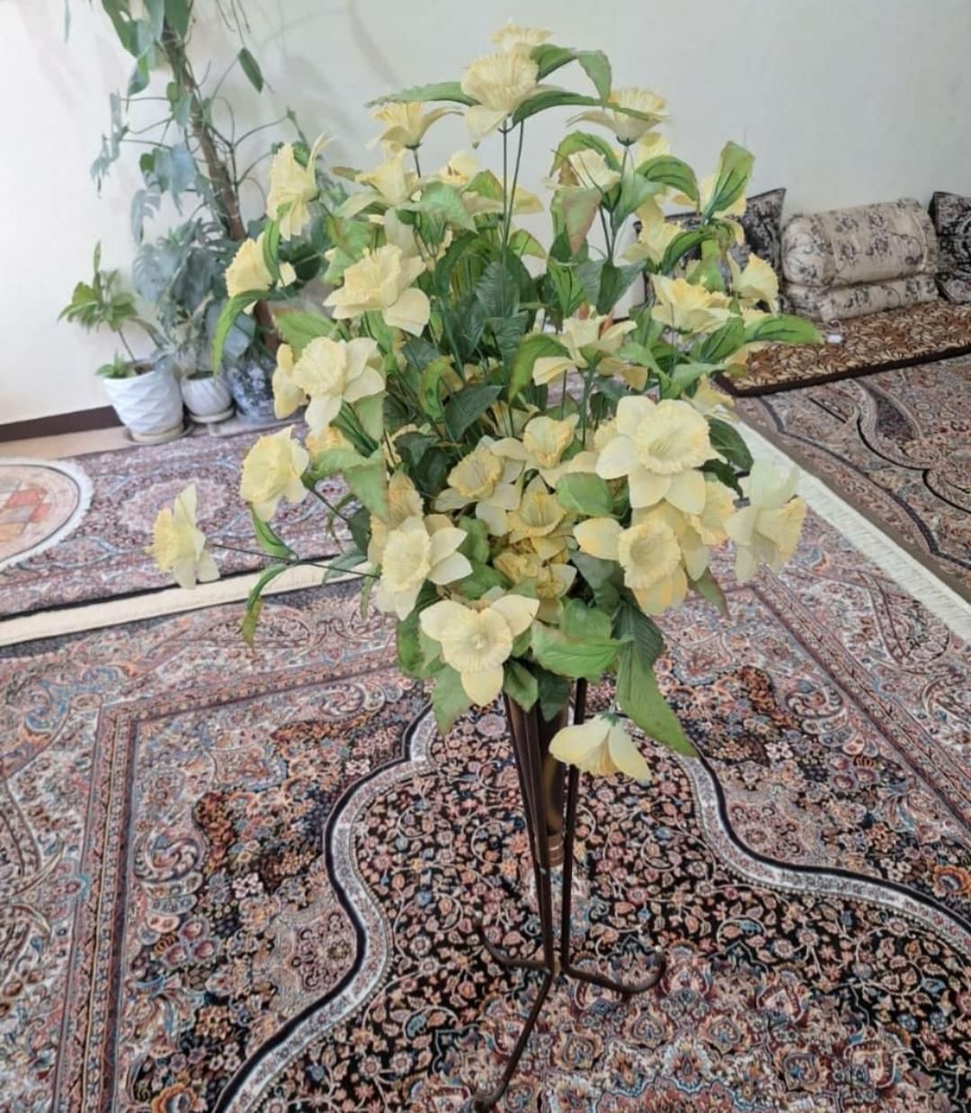 دسته گل با پایه فلزی|گل مصنوعی|ایذه, |دیوار