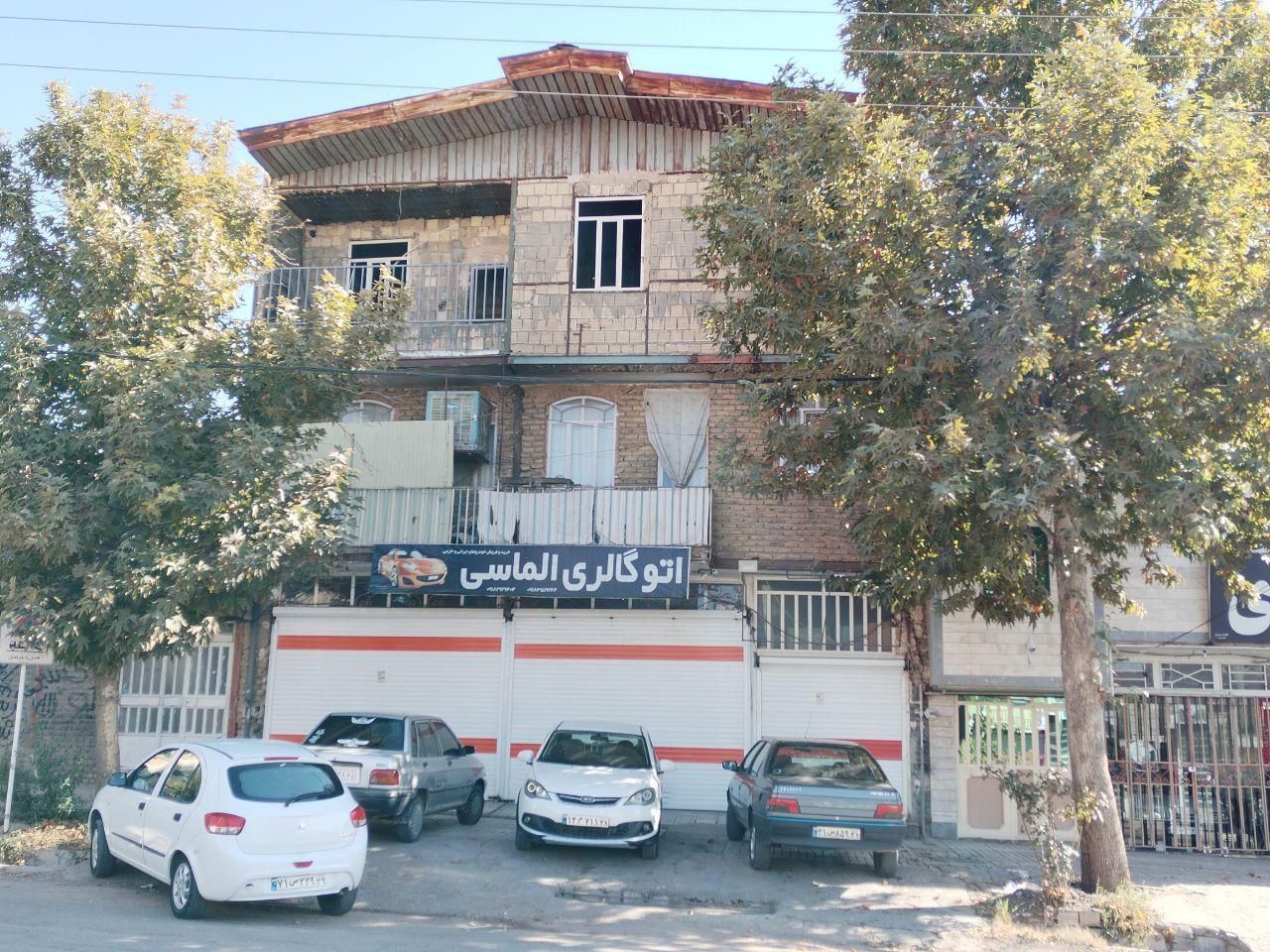 اپارتمان دوکله ۳۶۰ متر زیربنا دارای ۱۱۰ سند تجاری|فروش آپارتمان|نهاوند, |دیوار