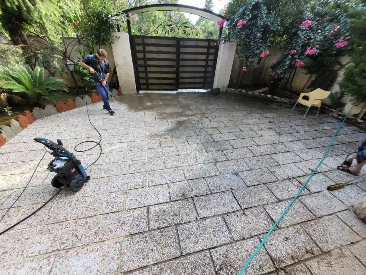 شستشوی محوط تک و نظافت ساختمان|خدمات نظافت|نوشهر, |دیوار