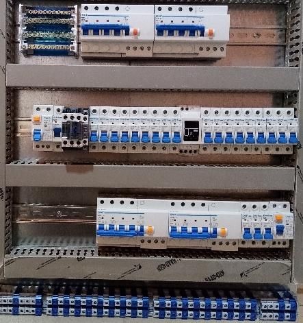 خدمات برق صنعتی مونتاژ تابلو کابل کشی و..|خدمات پیشه و مهارت|اردکان, |دیوار