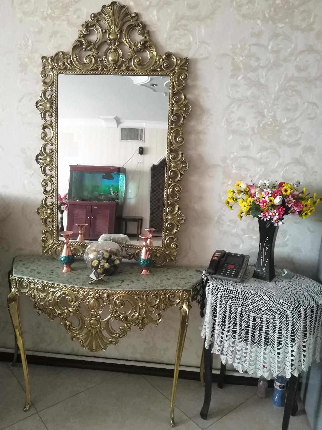 آیینه کنسول برنجی قدیمی و عتیقه|صنایع دستی و سایر لوازم تزئینی|پردیس, فاز ۴|دیوار
