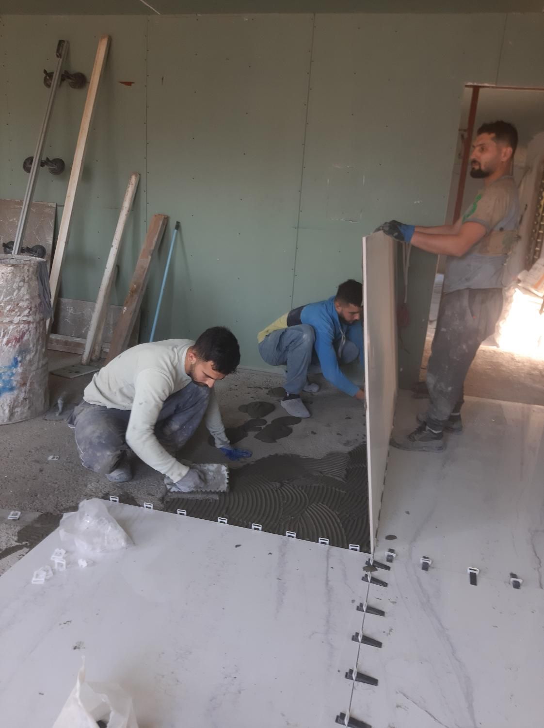 کاشی کاری و اجرای اسلب ابعادبزرگ واستخر وجکوزی|خدمات پیشه و مهارت|رشت, شهرک صبا|دیوار