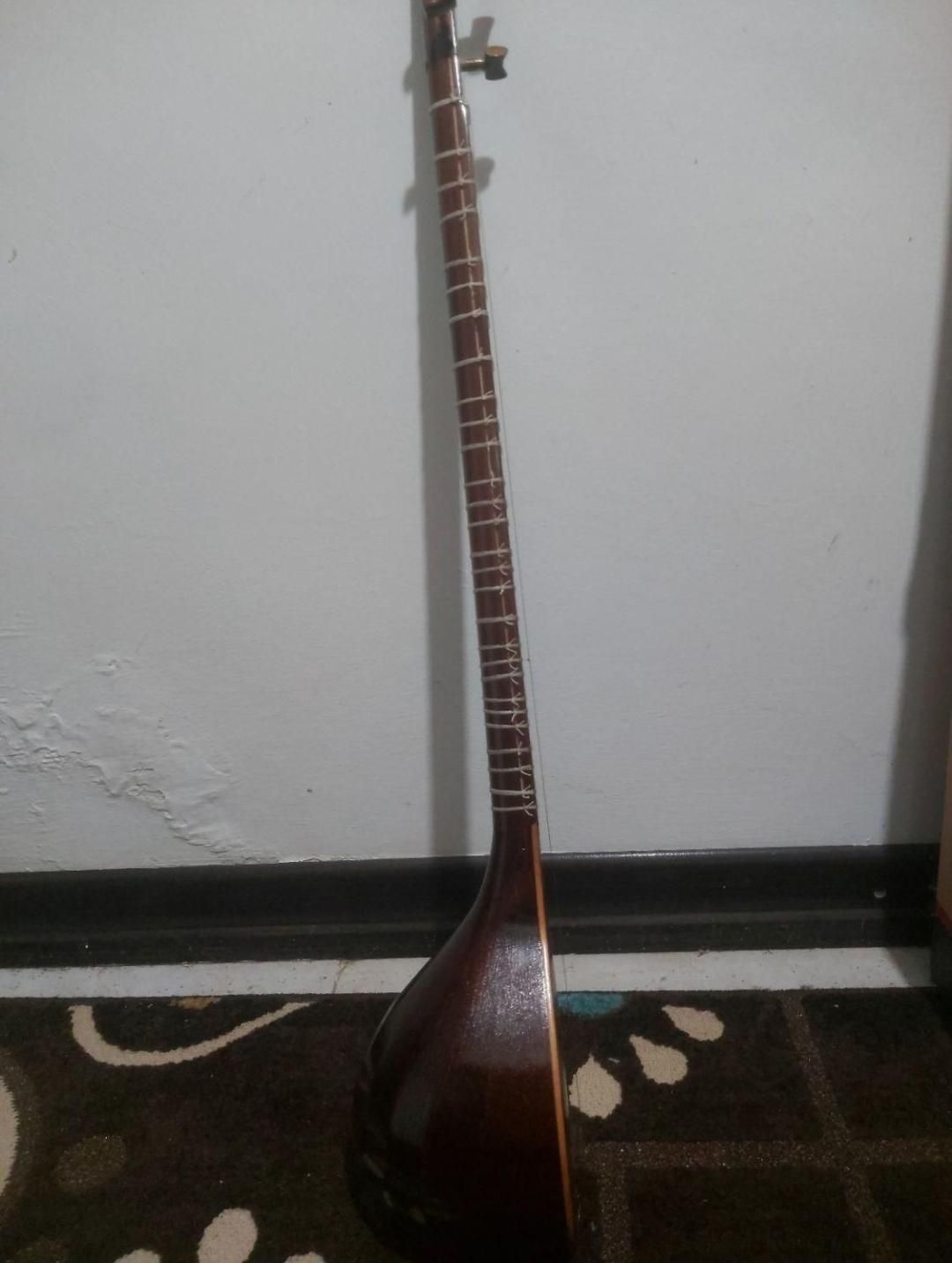 سه تار اصلی|سازهای سنتی|رشت, گلسار|دیوار