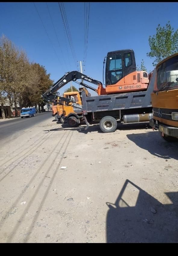 حمل خاک ونخاله خاکبرداری بابابکت بیل و خاور ماسه|خدمات حمل و نقل|قزوین, |دیوار