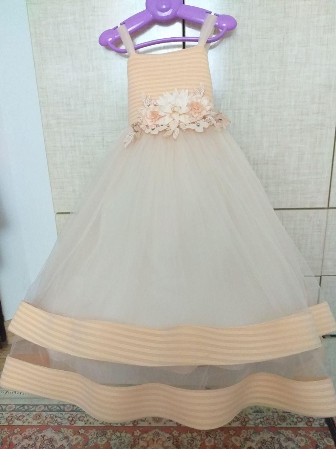 لباس عروس دخترانه|لباس|صومعه‌سرا, |دیوار