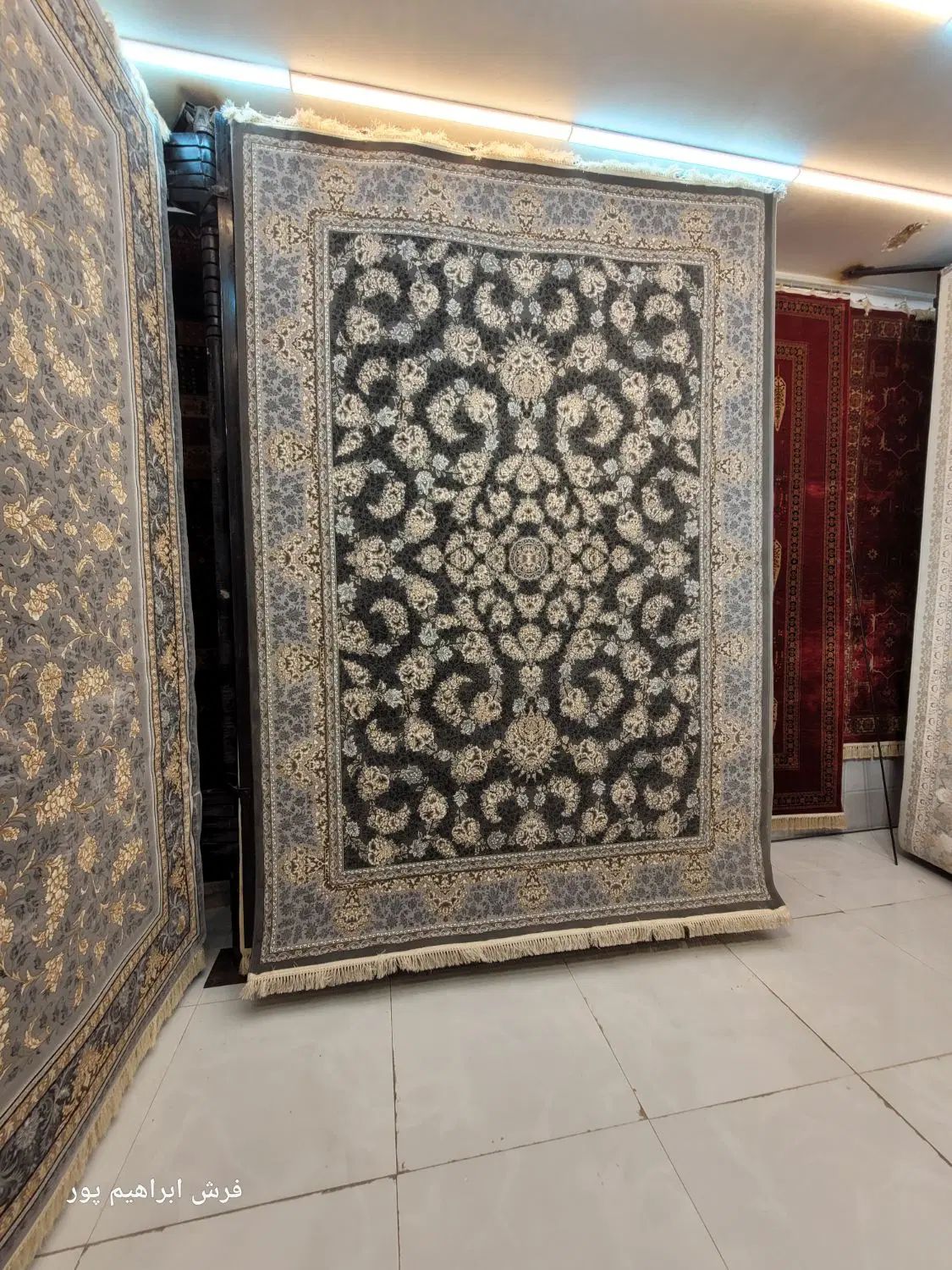گندم طوسی (فرش ابراهیم پور)|فرش|مشهد, سراب|دیوار