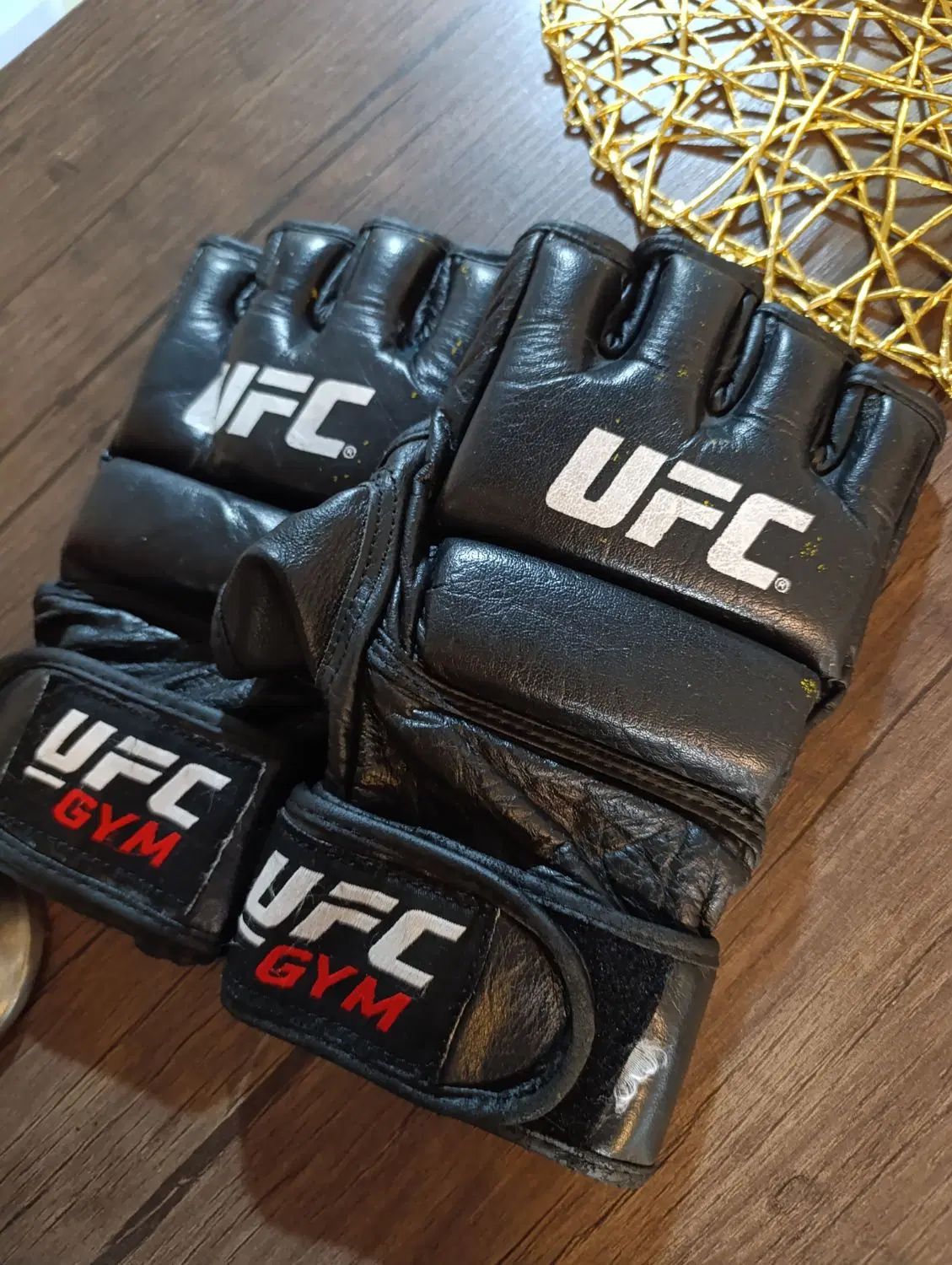 دستکش UFC و میت رزمی (دو تا وسیله نصف قیمت )|تجهیزات ورزشی|تهران, کیانشهر|دیوار