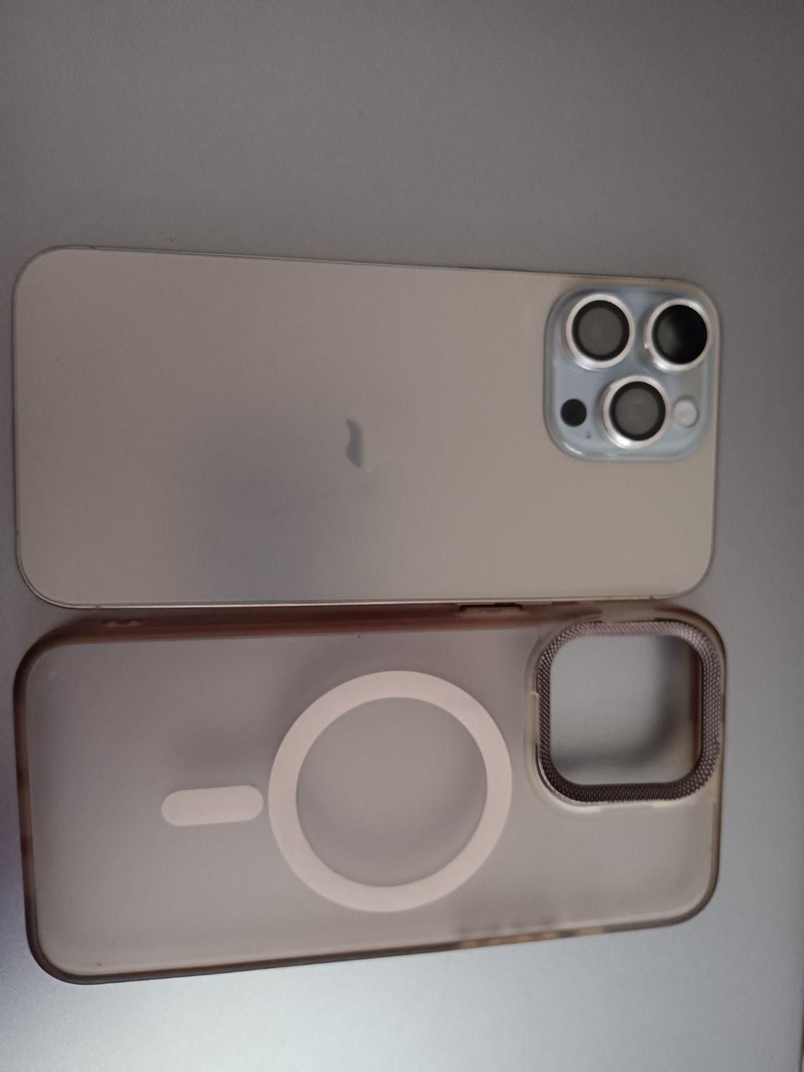 اپل iPhone 15 Pro Max با حافظهٔ ۲۵۶ گیگابایت|موبایل|مشهد, هفده شهریور|دیوار