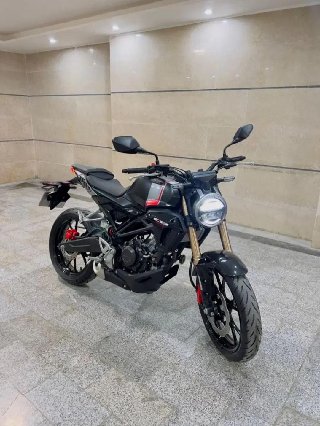 هندا cb150r|موتورسیکلت|تهران, صاحبقرانیه|دیوار