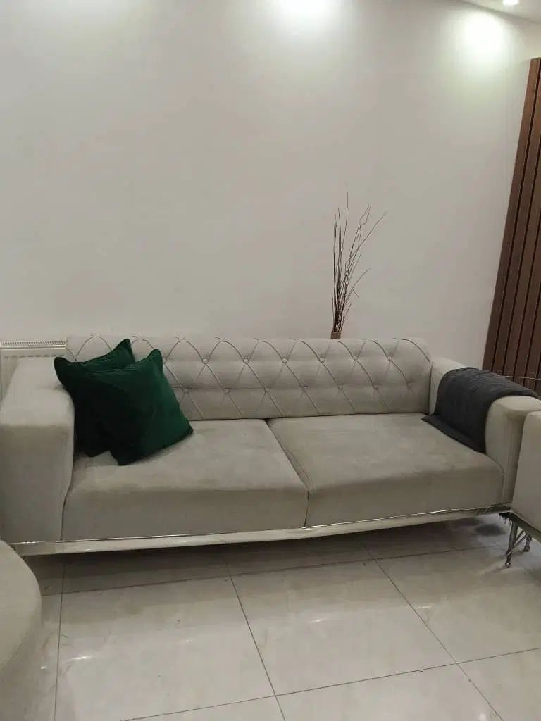 مبل راحتی چستر|مبلمان خانگی و میز عسلی|رشت, معلولین|دیوار