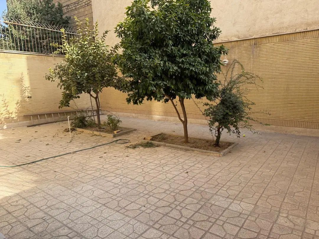 رهن و اجاره آپارتمان ۱۳۰ متری با حیاط اختصاصی|اجارهٔ آپارتمان|اصفهان, بهارستان (مخابرات)|دیوار