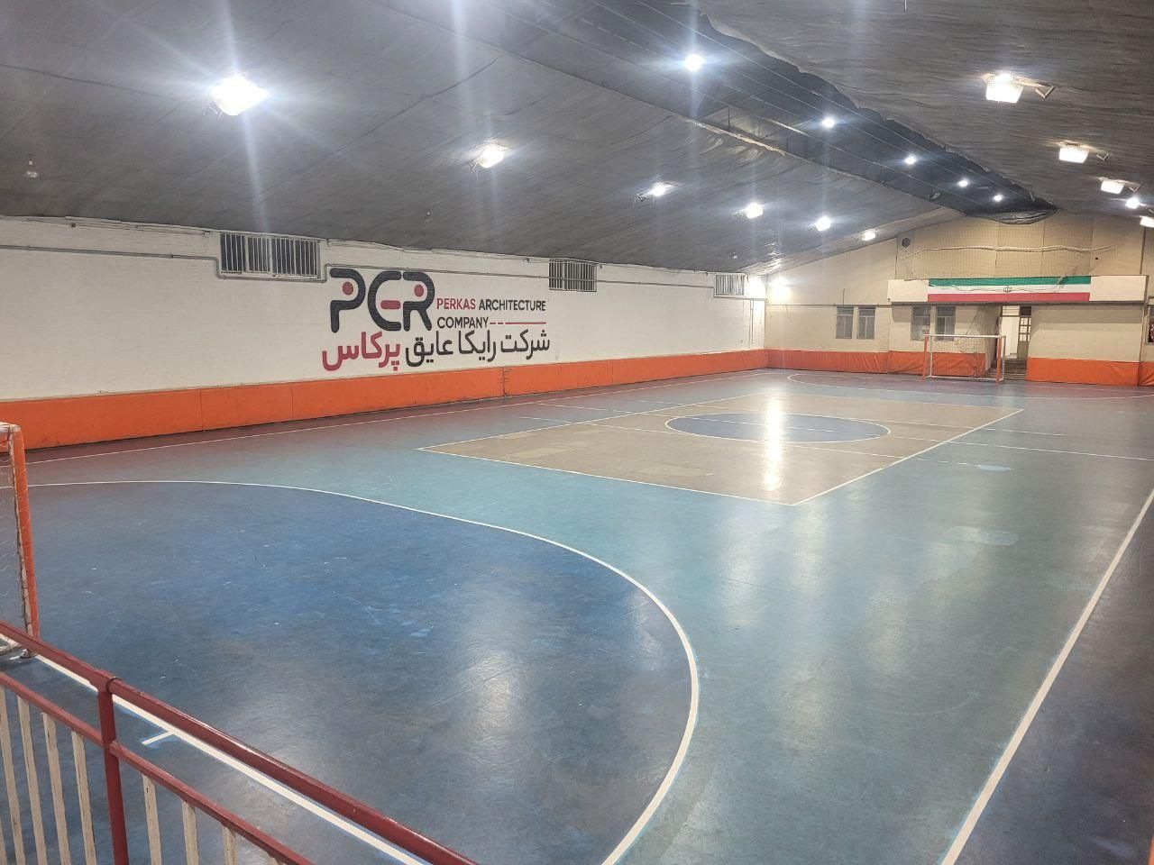 سالن ورزشی کشاورز نصف راه|اجارهٔ کوتاهمدت دفتر کار و فضای آموزشی|تبریز, |دیوار