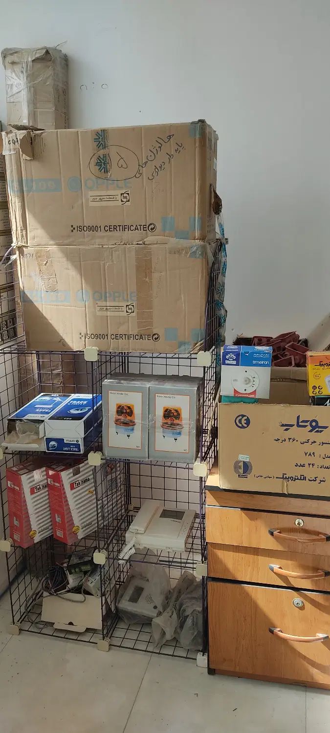 بعلت تغییرشغل برق و روشنایی کامپیوتربا قیمت  نازل|مصالح و تجهیزات ساختمان|مشهد, الهیه|دیوار