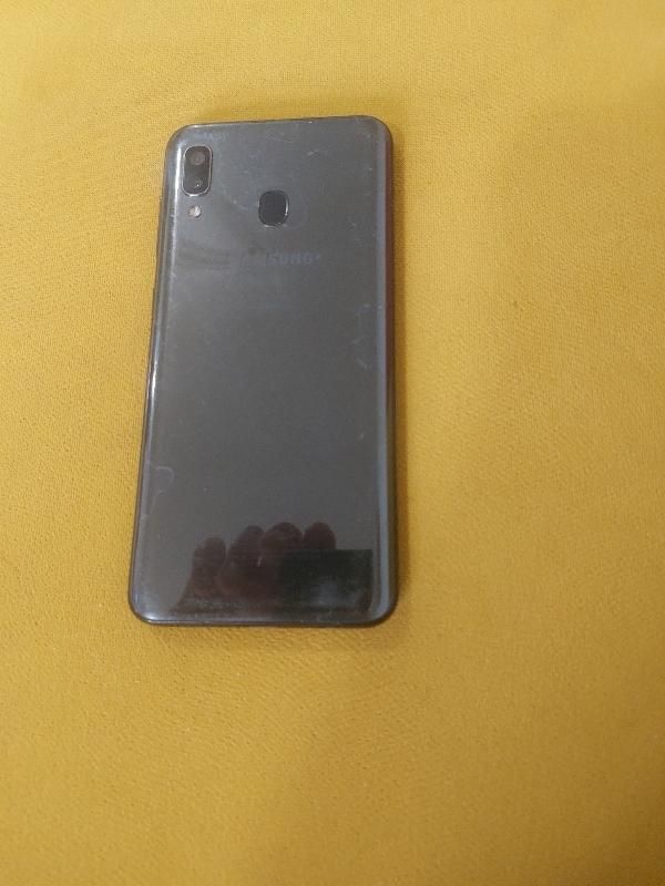 سامسونگ Galaxy A20 با حافظهٔ ۳۲ گیگابایت|موبایل|رشت, دخانیات|دیوار