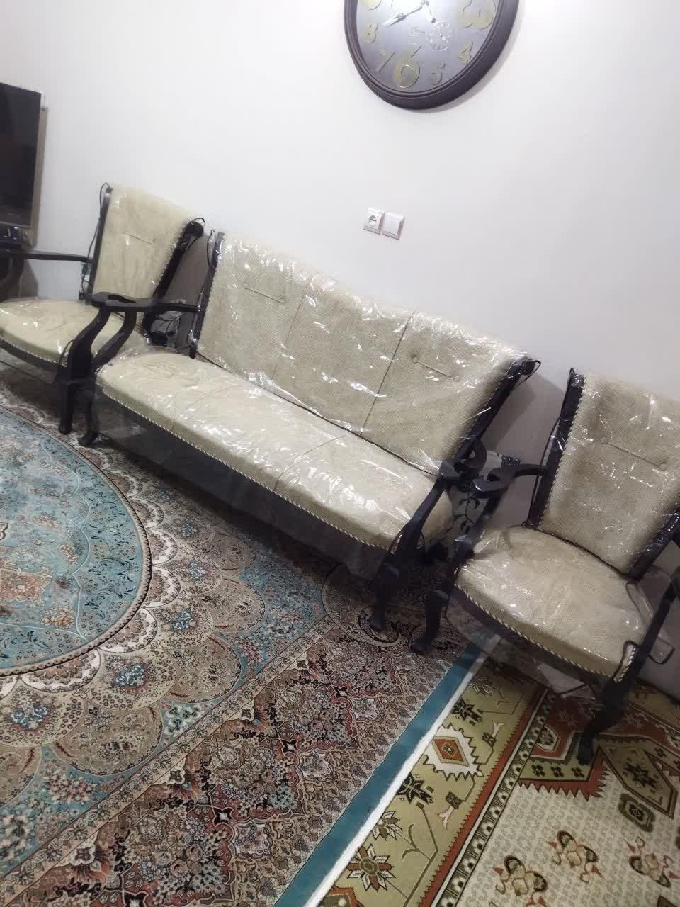 مبل 7 نفر نو نو کاور شده|مبلمان خانگی و میز عسلی|اصفهان, لاله|دیوار