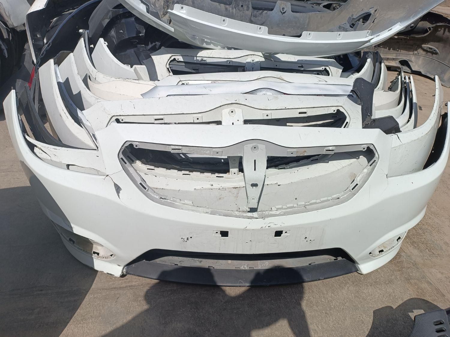 سپر و جلو پنجره و چراغ استوک. تماس 8 صبح تا 8شب|قطعات یدکی و لوازم جانبی|مشهد, گلبرگ شمالی|دیوار