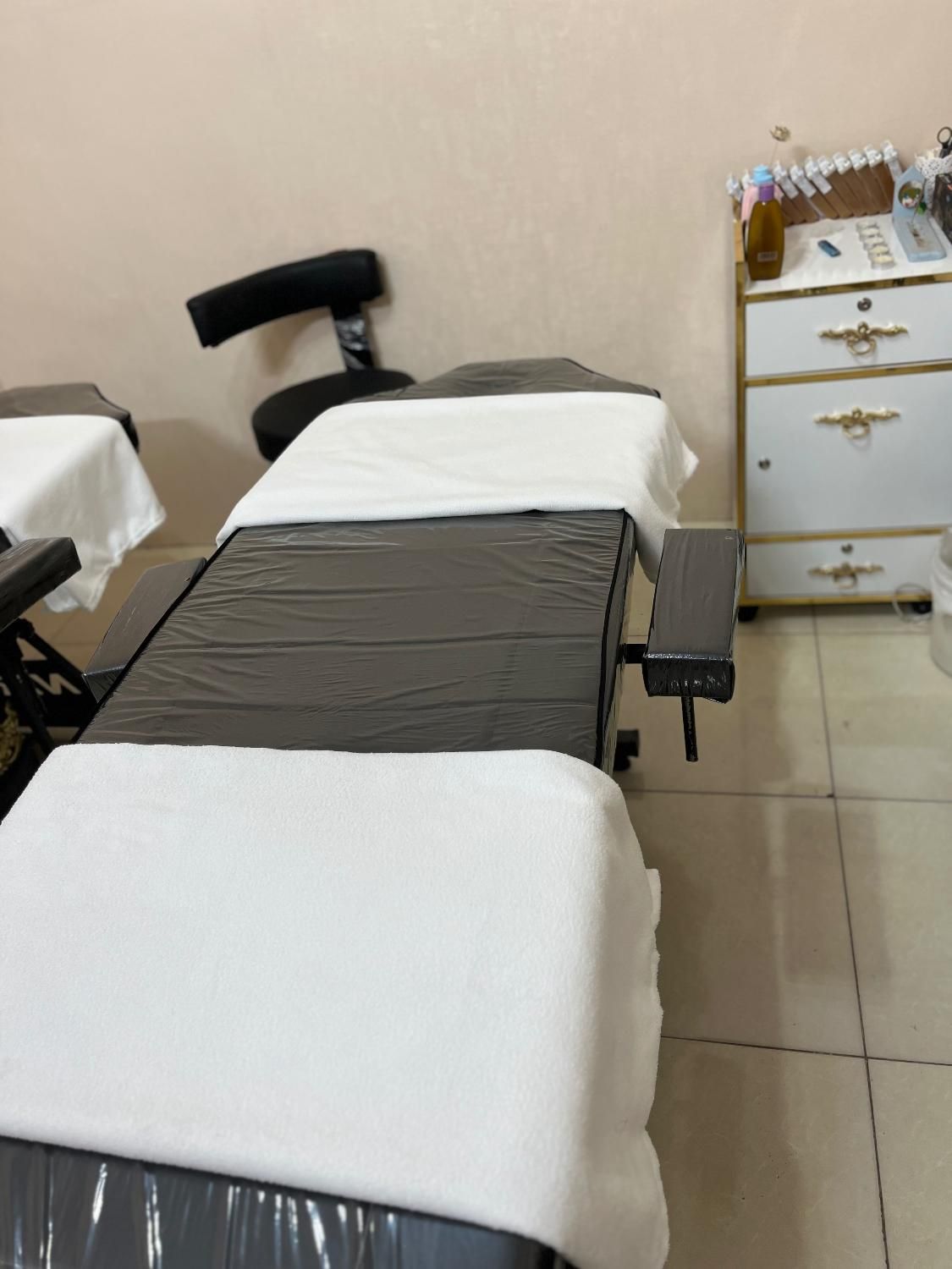 اجاره لاین ناخن پدیکور مژه اپیلاسیون رنگ تتو|اجارهٔ دفتر کار، اتاق اداری، مطب|مشهد, آزادشهر|دیوار