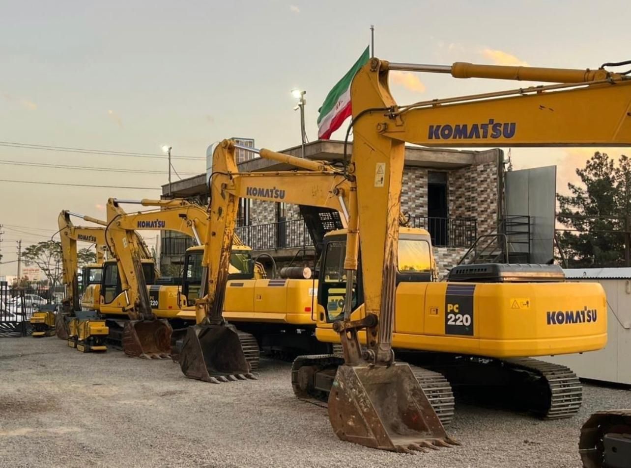 خدمات بیل مکانیکی  حفر استخر و کانال خاکبرداری|خدمات حمل و نقل|ساوه, |دیوار