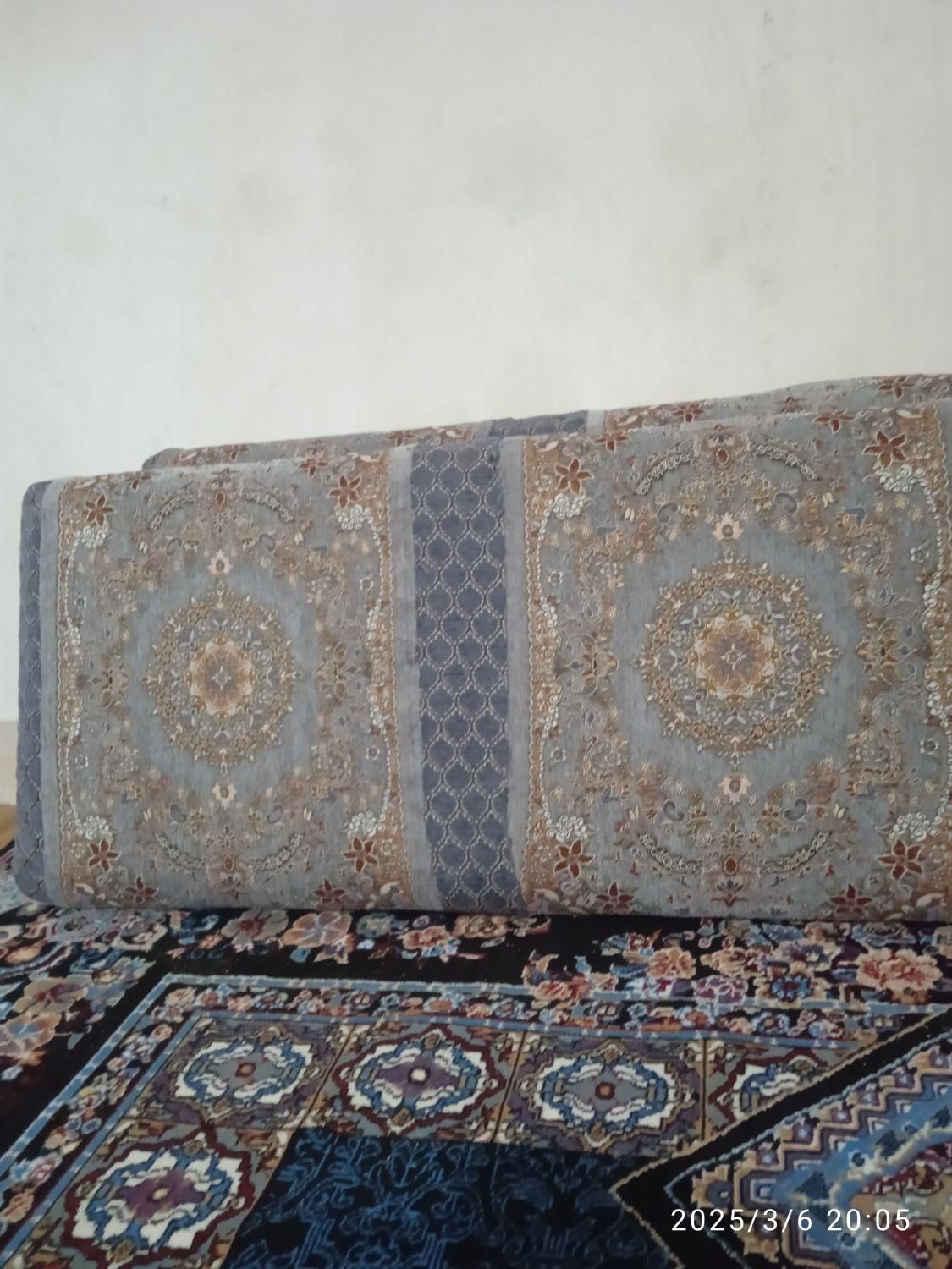 چهار عدد بالش با دوعدد پشتی ست در حدنو|مبلمان خانگی و میز عسلی|ایذه, |دیوار