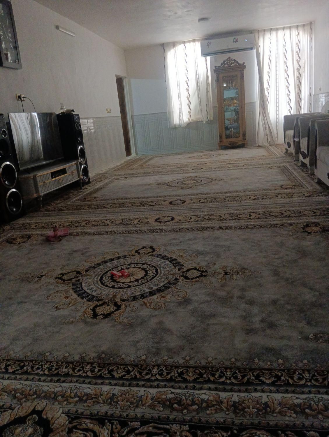 فرش ۱۲ متری در حد نو|فرش|آران و بیدگل, |دیوار