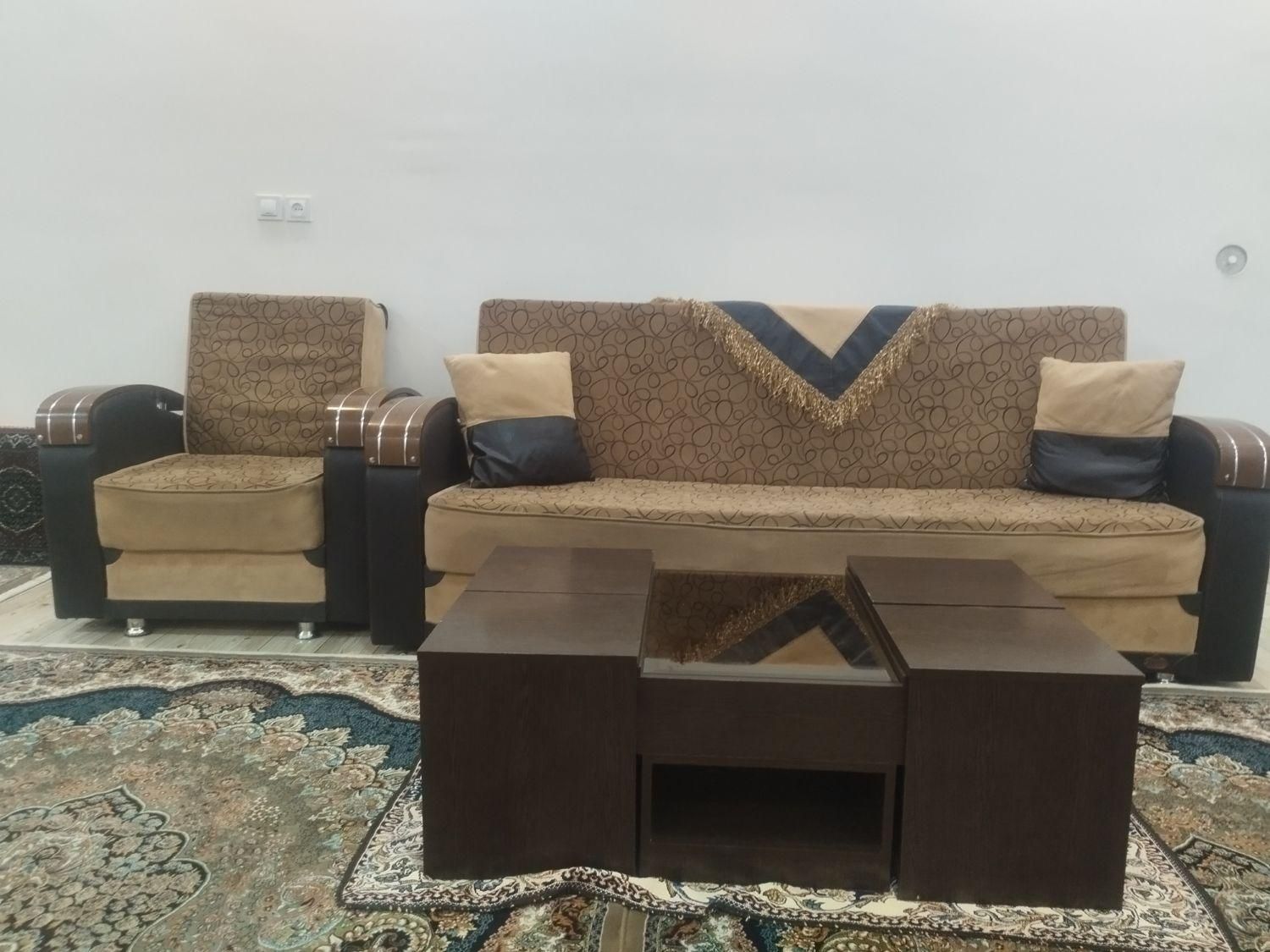 مبل هشت نفره در حد نو و یخچال تمام فریزر|مبلمان خانگی و میز عسلی|سنندج, |دیوار