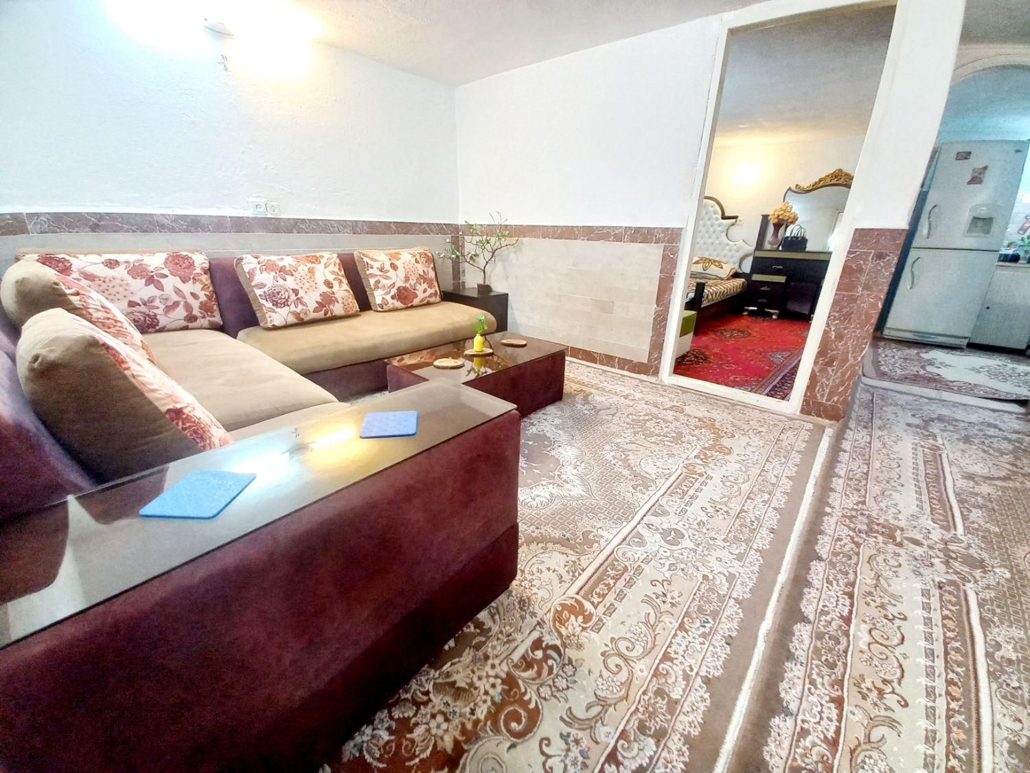 سوییت پارکینگ دار و مستقل ، داخل شهر مرتب و تمییز|اجارهٔ کوتاهمدت آپارتمان و سوئیت|خرمآباد, |دیوار