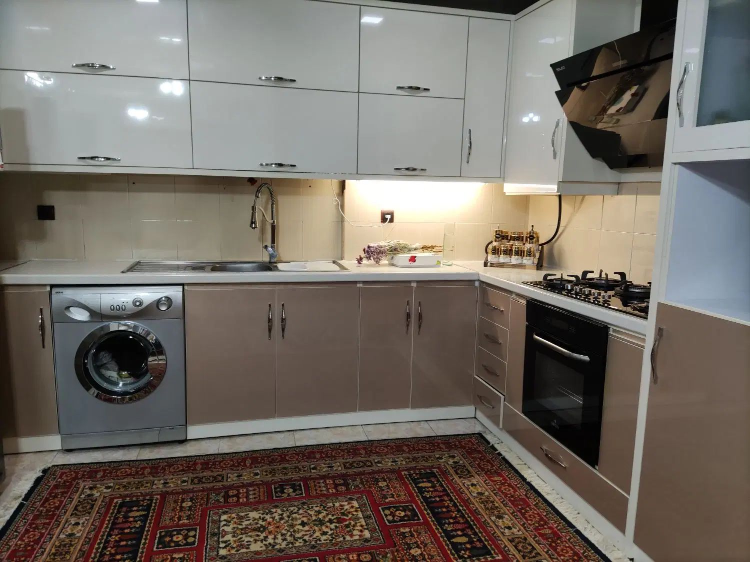 فروش یک آپارتمان شیک درمنطقه ای دنج و قیمت مناسب|فروش آپارتمان|کرج, گلستان|دیوار