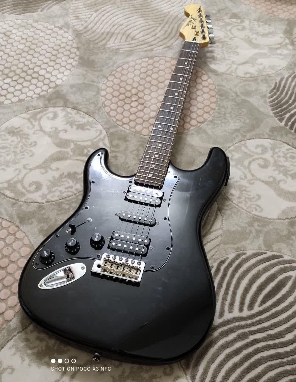 گیتار  (برقی) دست چپ|گیتار، بیس، امپلیفایر|فولادشهر, B2|دیوار