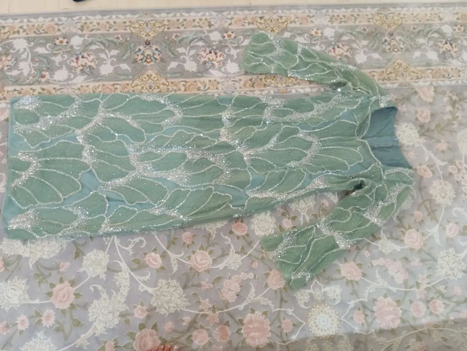 سایز ۴۰تا ۴۲ مجلسی سنگ دوزی شده استر ساتن|لباس|سراب, |دیوار