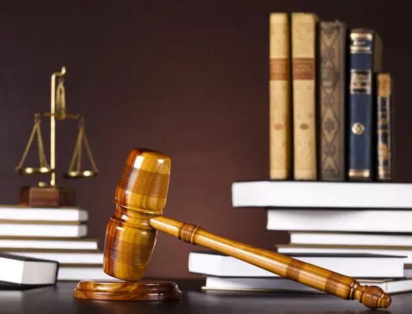 وکیل پایه یک دادگستری|خدمات مالی، حسابداری، بیمه|رشت, معلم|دیوار