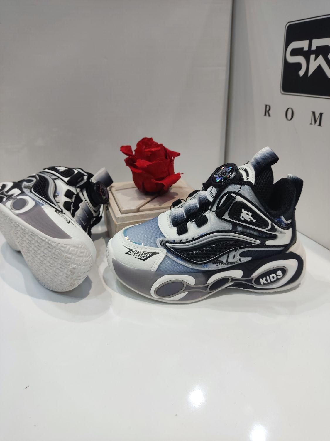 کفش کتونی بچگانه سایز 26/31اردلان بیرانوند|کیف، کفش، کمربند|خرمآباد, |دیوار