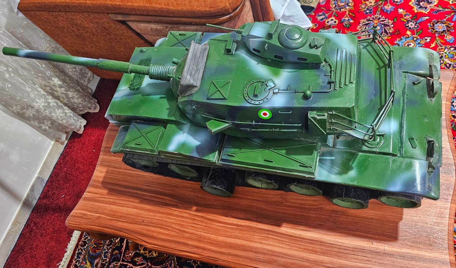 ماکت چوبی تانک نظامی|مجسمه، تندیس، ماکت|قم, نیروگاه|دیوار