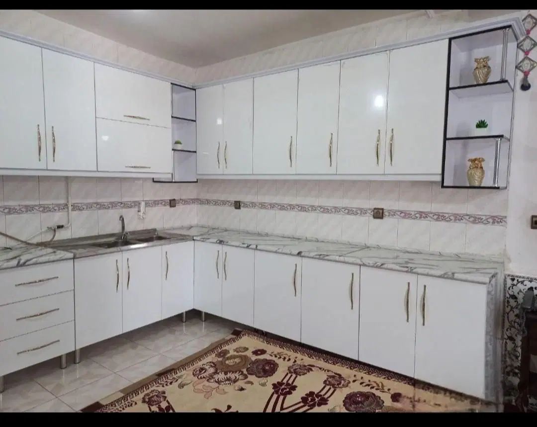 زیبا ترین طرح کابینت MDF/سفید با دستگیره های طلایی|مصالح و تجهیزات ساختمان|کهنوج, |دیوار